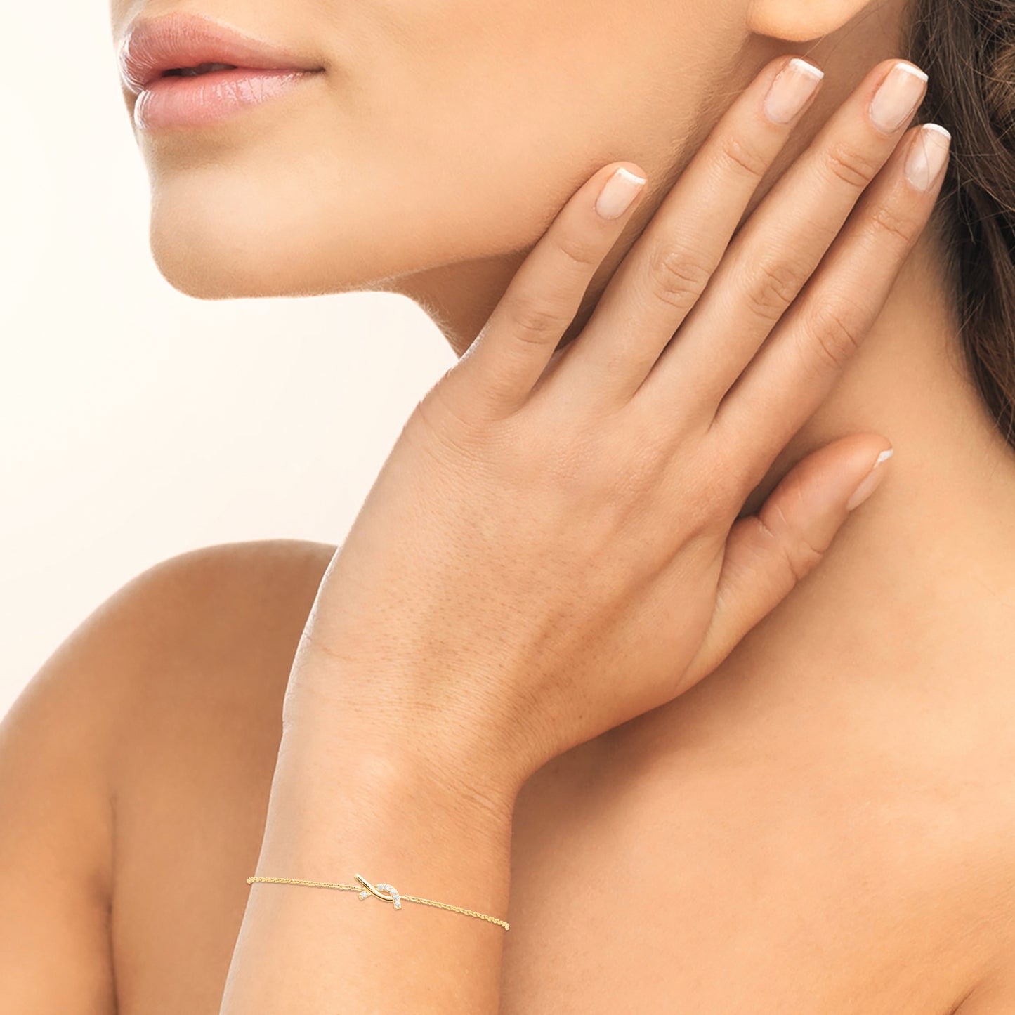 Гривна с две позлатени топчета